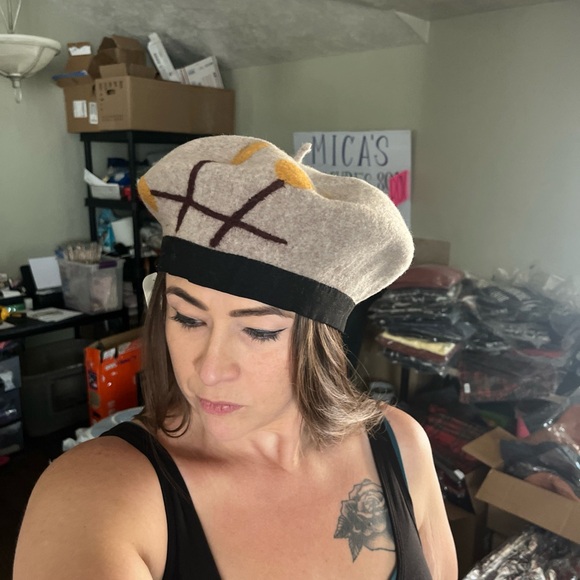 NWT Pretty Persuasions 100% wool beret Tan Black Yellow Brown Design Hat Cap - Picture 12 of 12